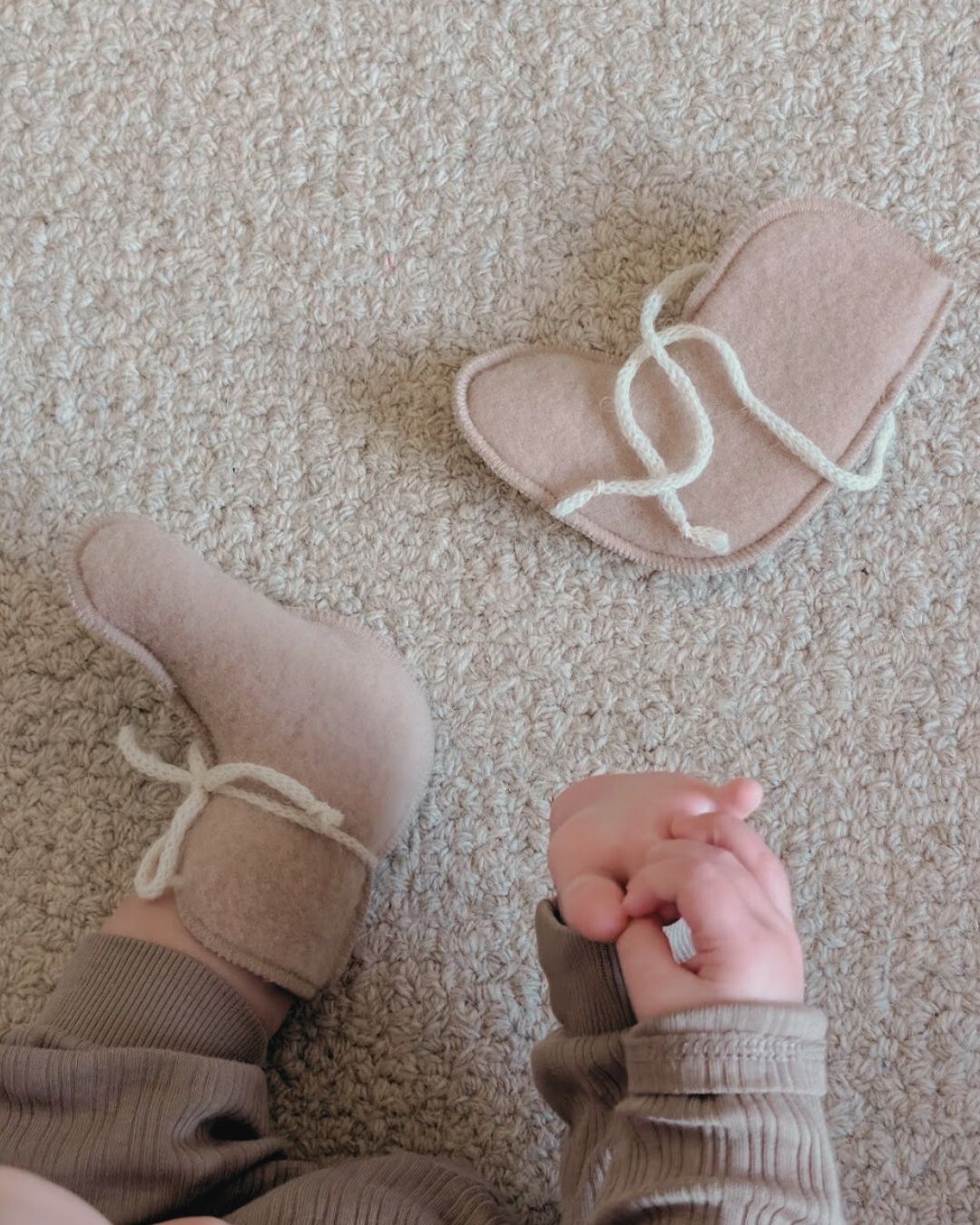 Babytossor i ull - Beige (0-3 månader)