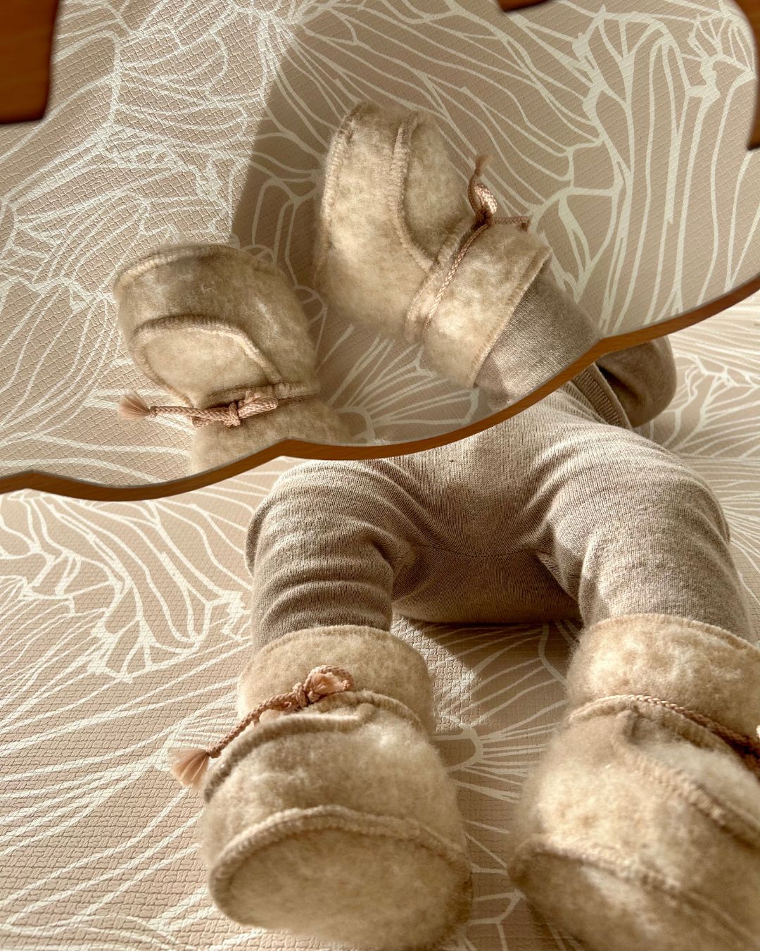 Babyhjemmesko i uld - Beige (3-6 måneder) - The Cozy Sheep