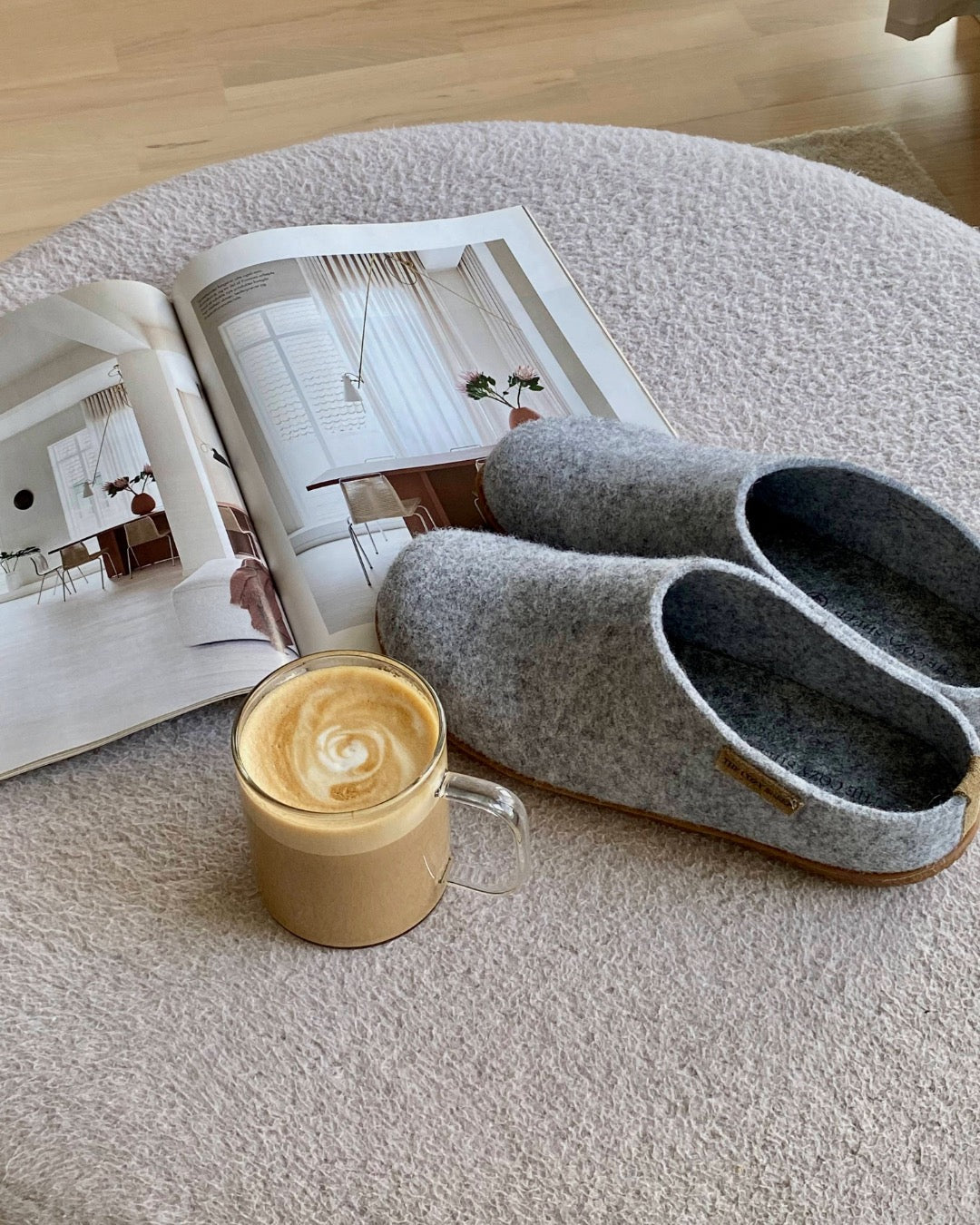Tøffel med gummisål – Lysegrå - The Cozy Sheep