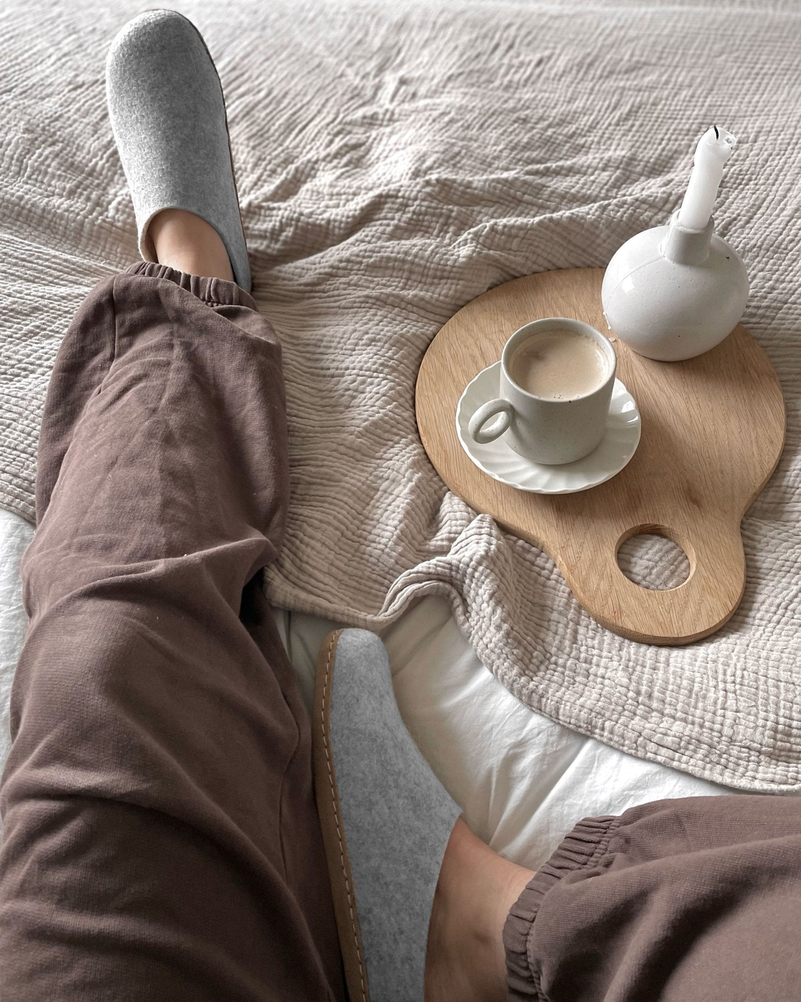 Tøffel med skindsål – Lysegrå - The Cozy Sheep